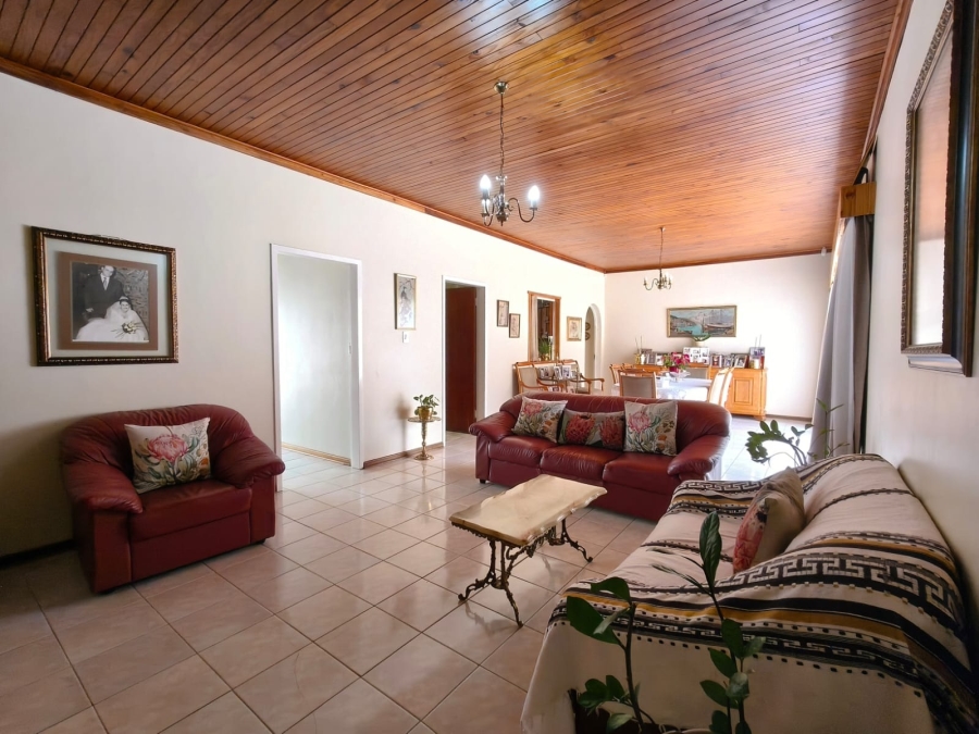 4 Bedroom Property for Sale in Van Der Hoff Park North West